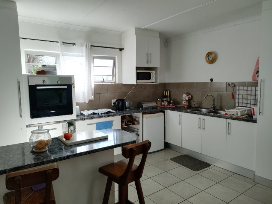3 Bedroom Property for Sale in Sunnyridge Eastern Cape